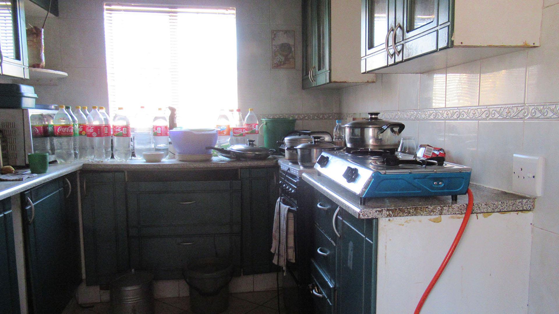 Kitchen - 9 square meters of property in Protea Glen