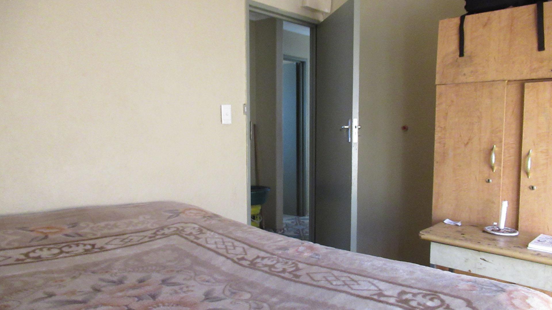 Bed Room 2 - 11 square meters of property in Protea Glen