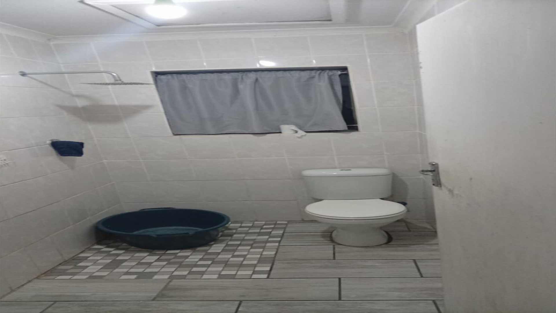 Bathroom 1 of property in Lentegeur