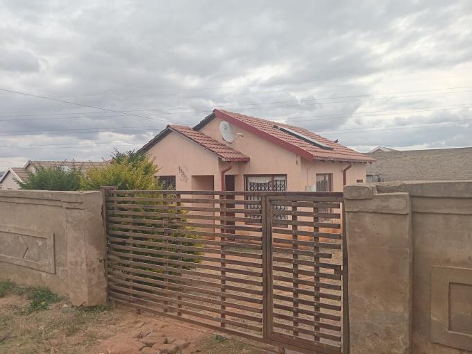 3 Bedroom House for Sale For Sale in Bram Fischerville - MR719586