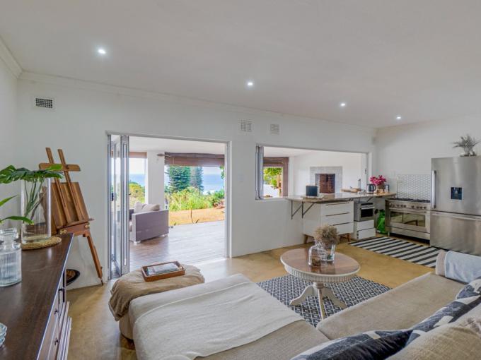 4 Bedroom House for Sale For Sale in Amanzimtoti  - MR719591