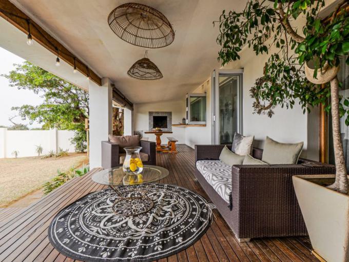 4 Bedroom House for Sale For Sale in Amanzimtoti  - MR719591