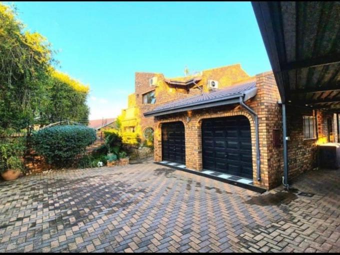 4 Bedroom House for Sale For Sale in Meyersdal - MR719609