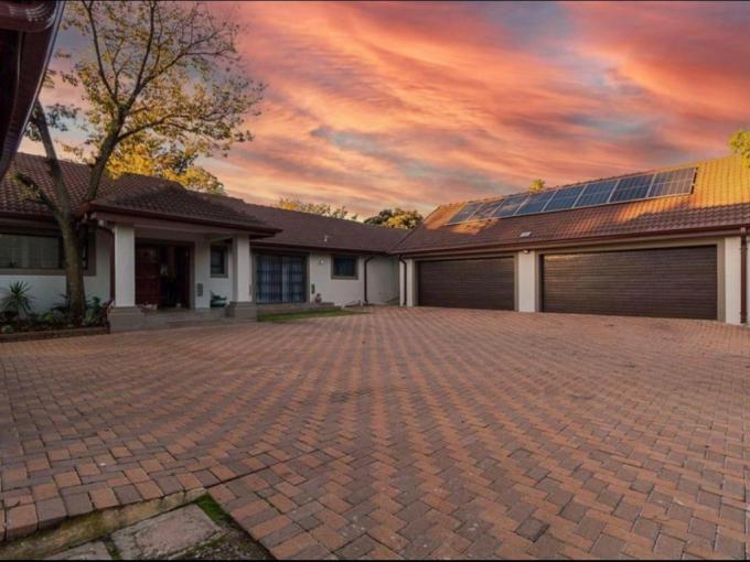 House for Sale For Sale in Brackenhurst - MR719613