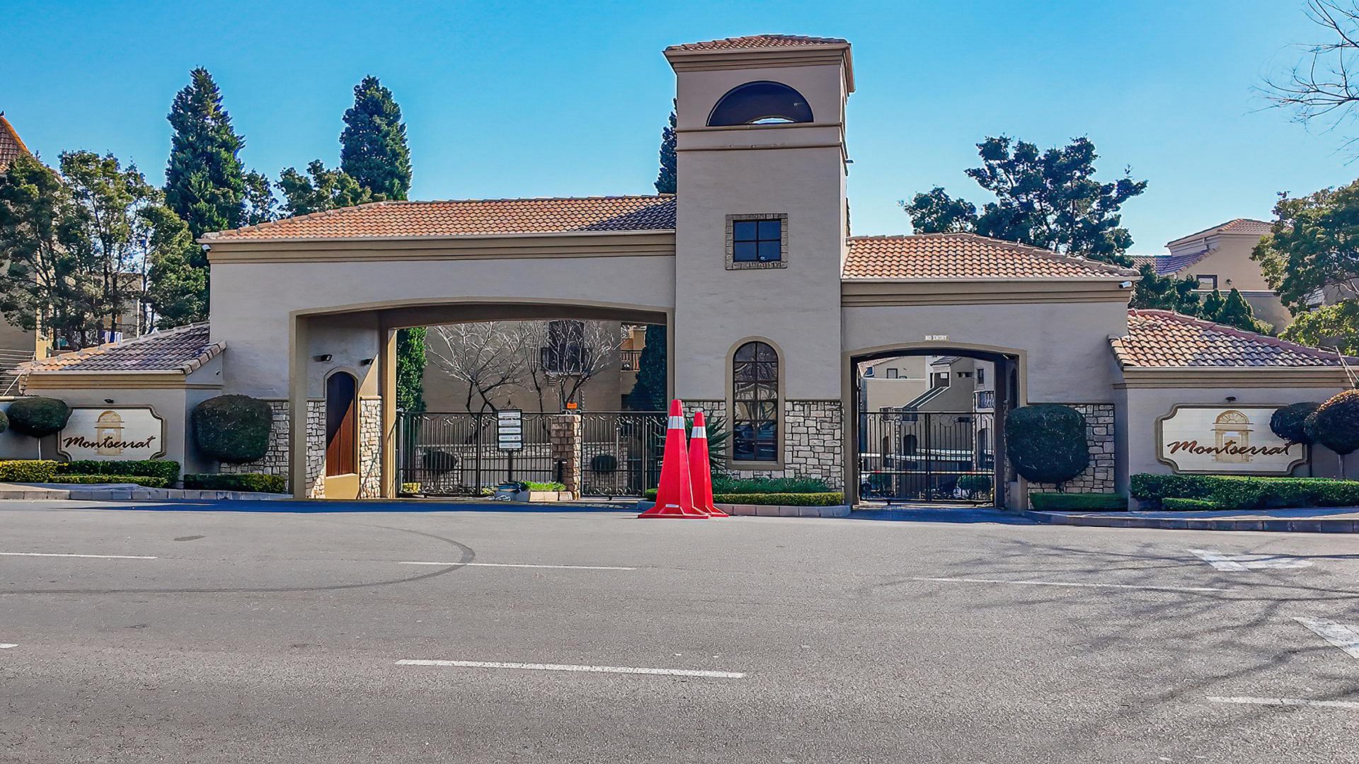 Front View of property in Lone Hill