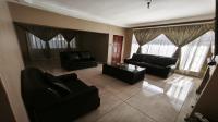 Lounges of property in Modder East