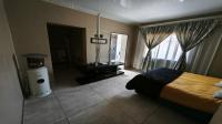 Bed Room 1 of property in Modder East