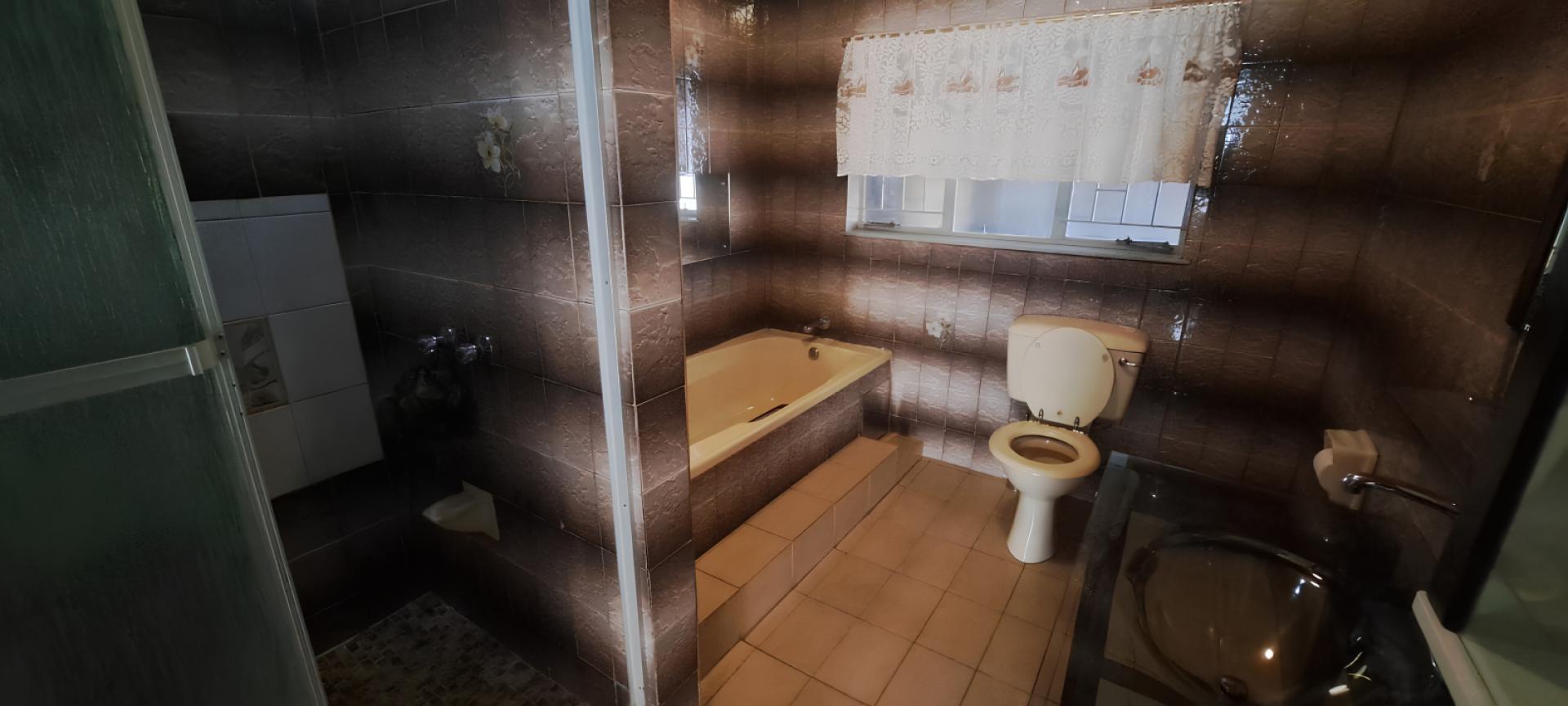  of property in Rooihuiskraal