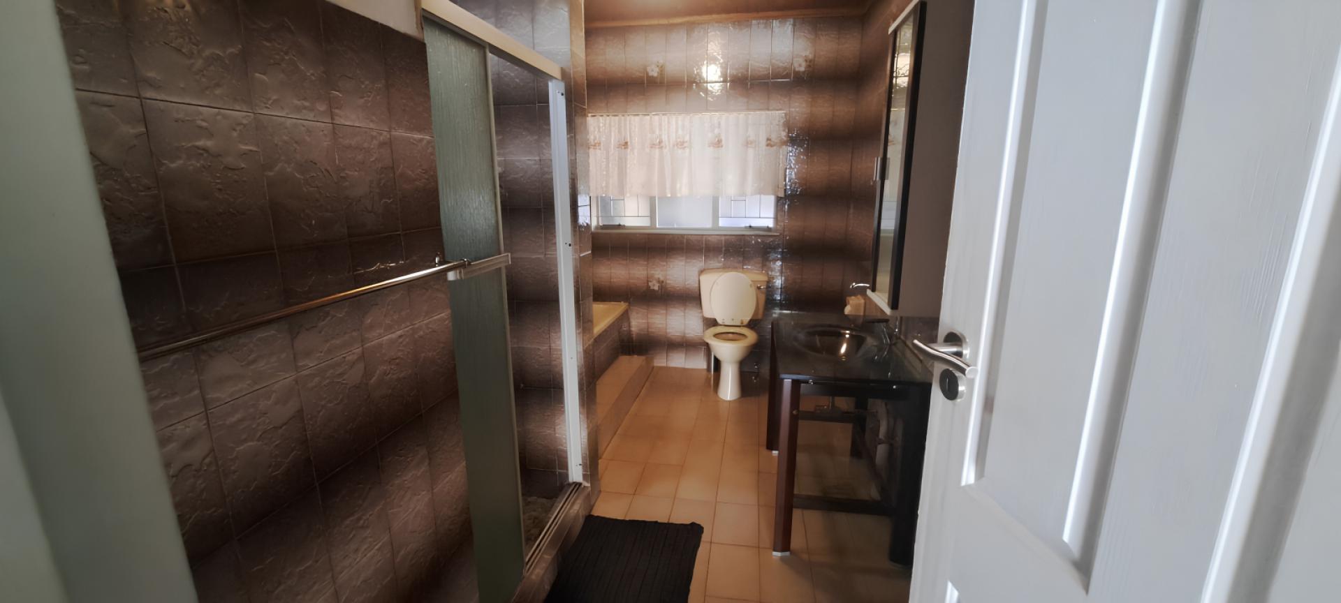  of property in Rooihuiskraal