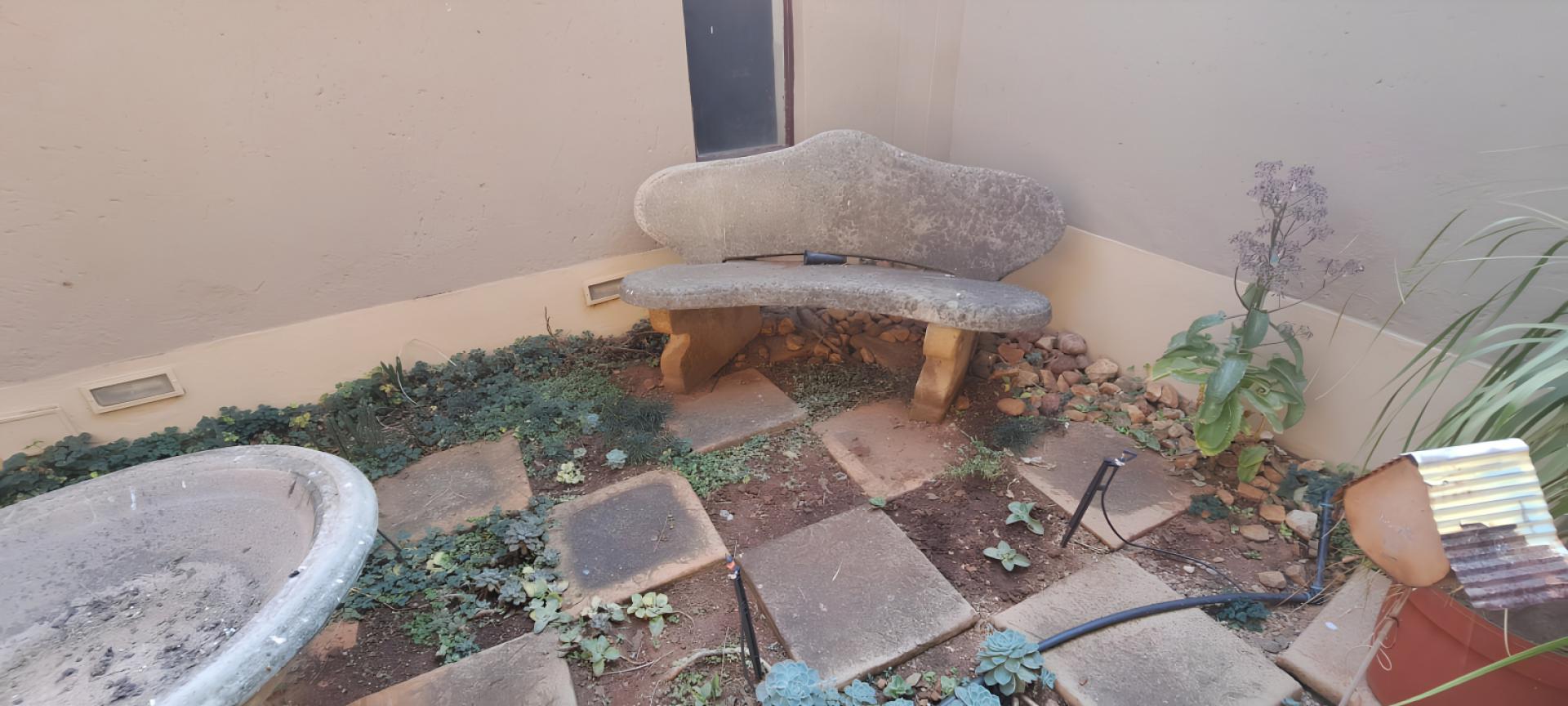  of property in Rooihuiskraal