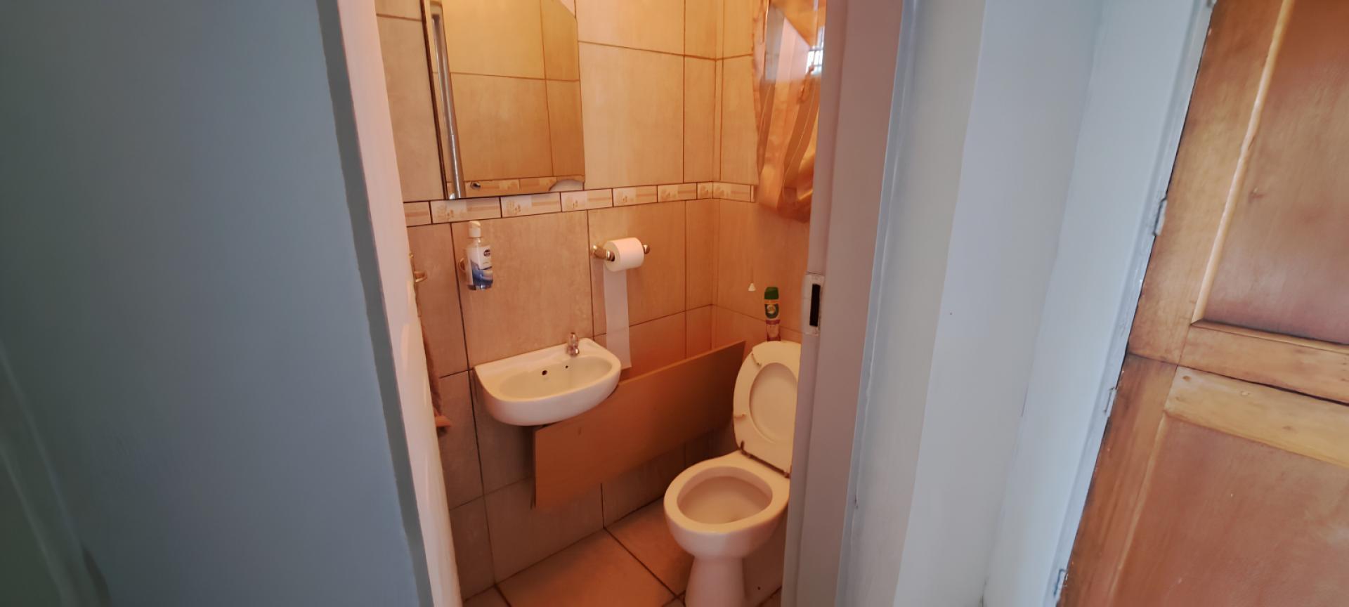  of property in Rooihuiskraal