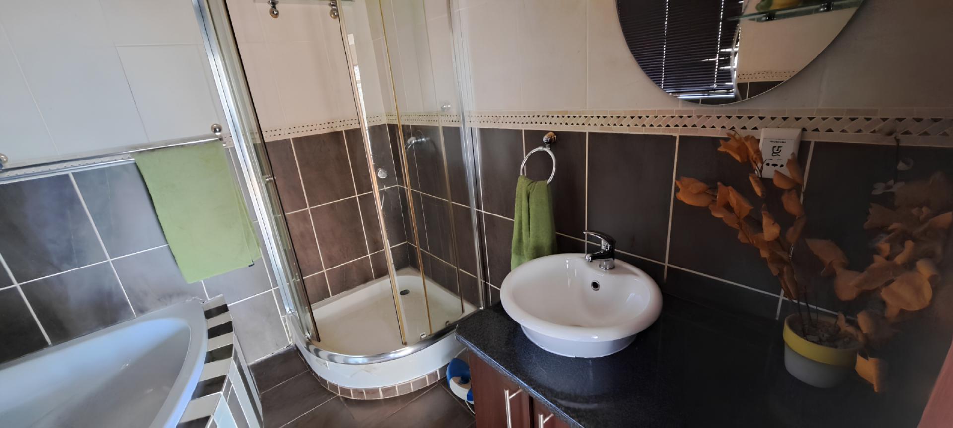  of property in Rooihuiskraal