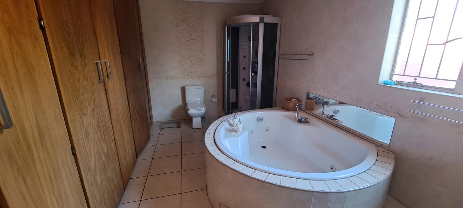  of property in Rooihuiskraal