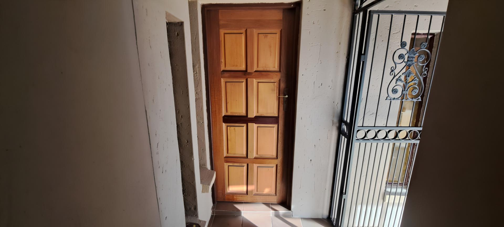  of property in Rooihuiskraal