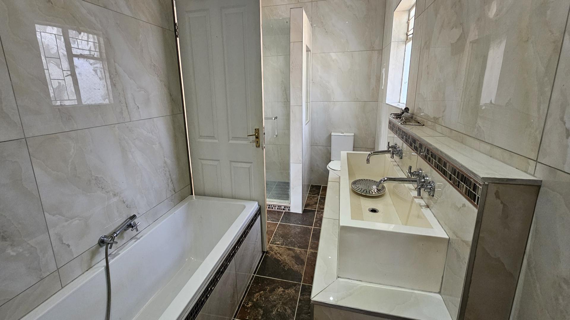 Bathroom 1 of property in Flamwood