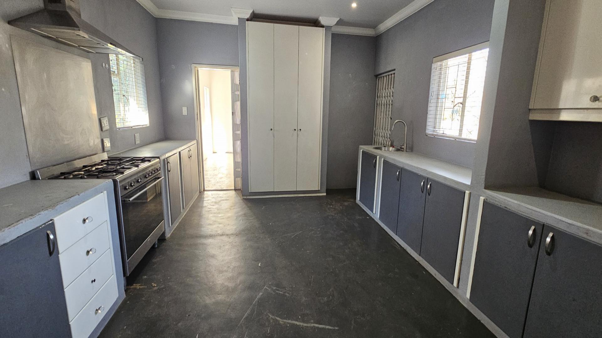Kitchen of property in Flamwood