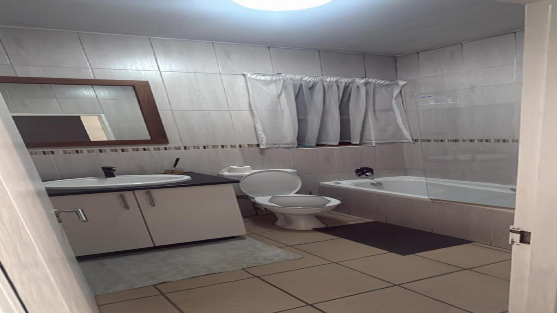 Bathroom 1 of property in Glen Austin AH (Midrand)