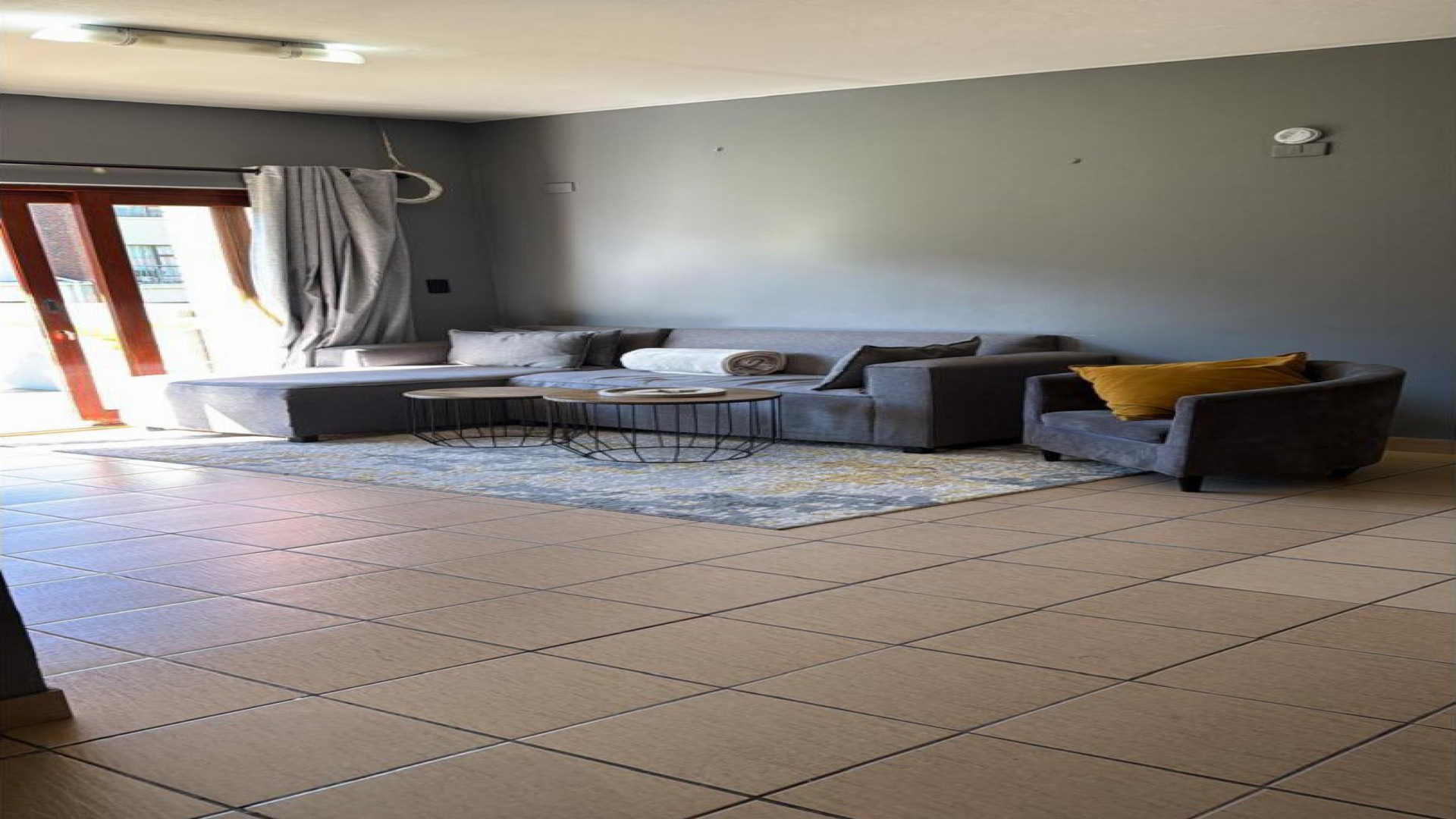 Lounges of property in Glen Austin AH (Midrand)