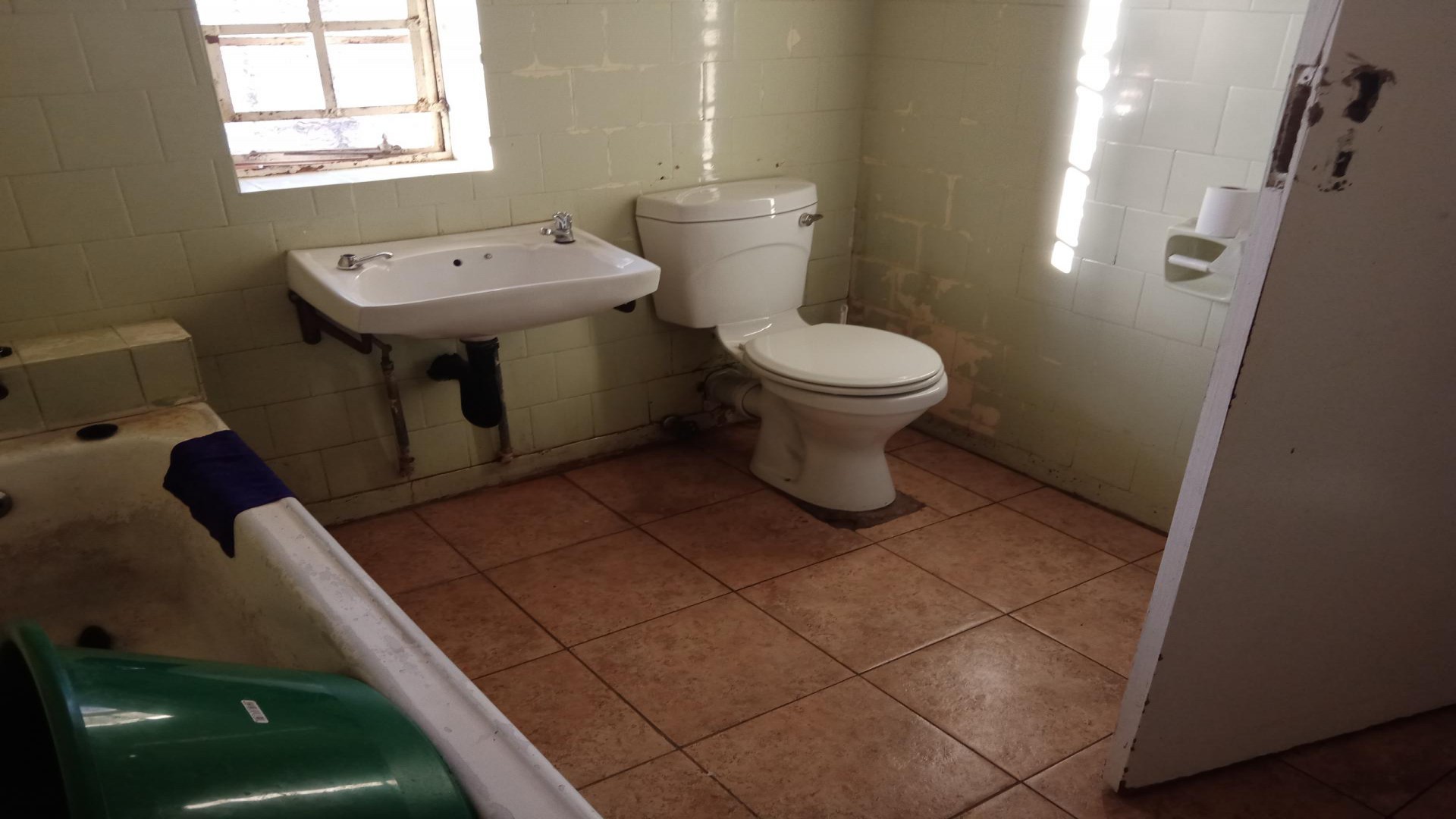 Bathroom 1 - 7 square meters of property in Jeppestown