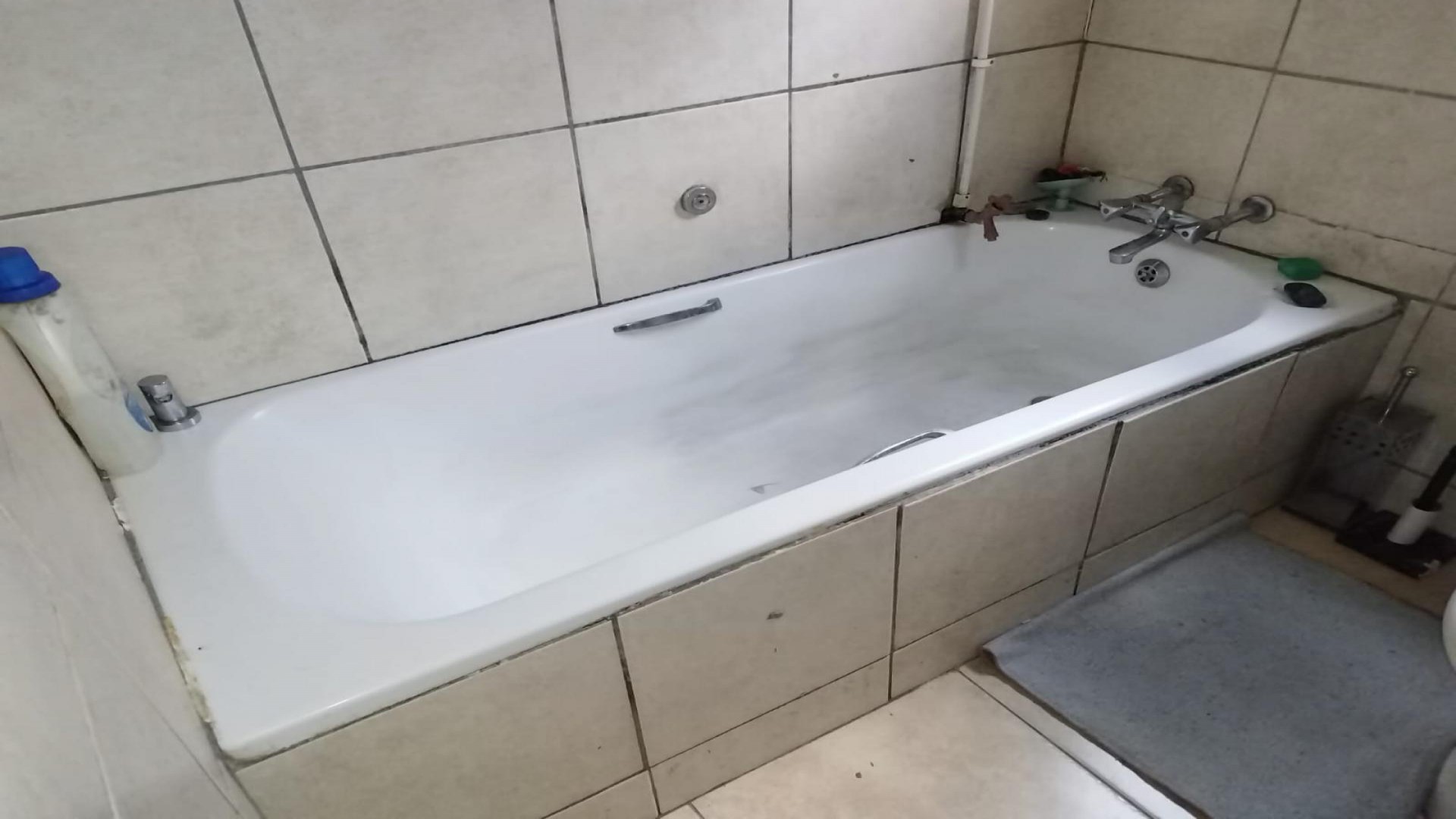 Bathroom 1 of property in Klipfontein View