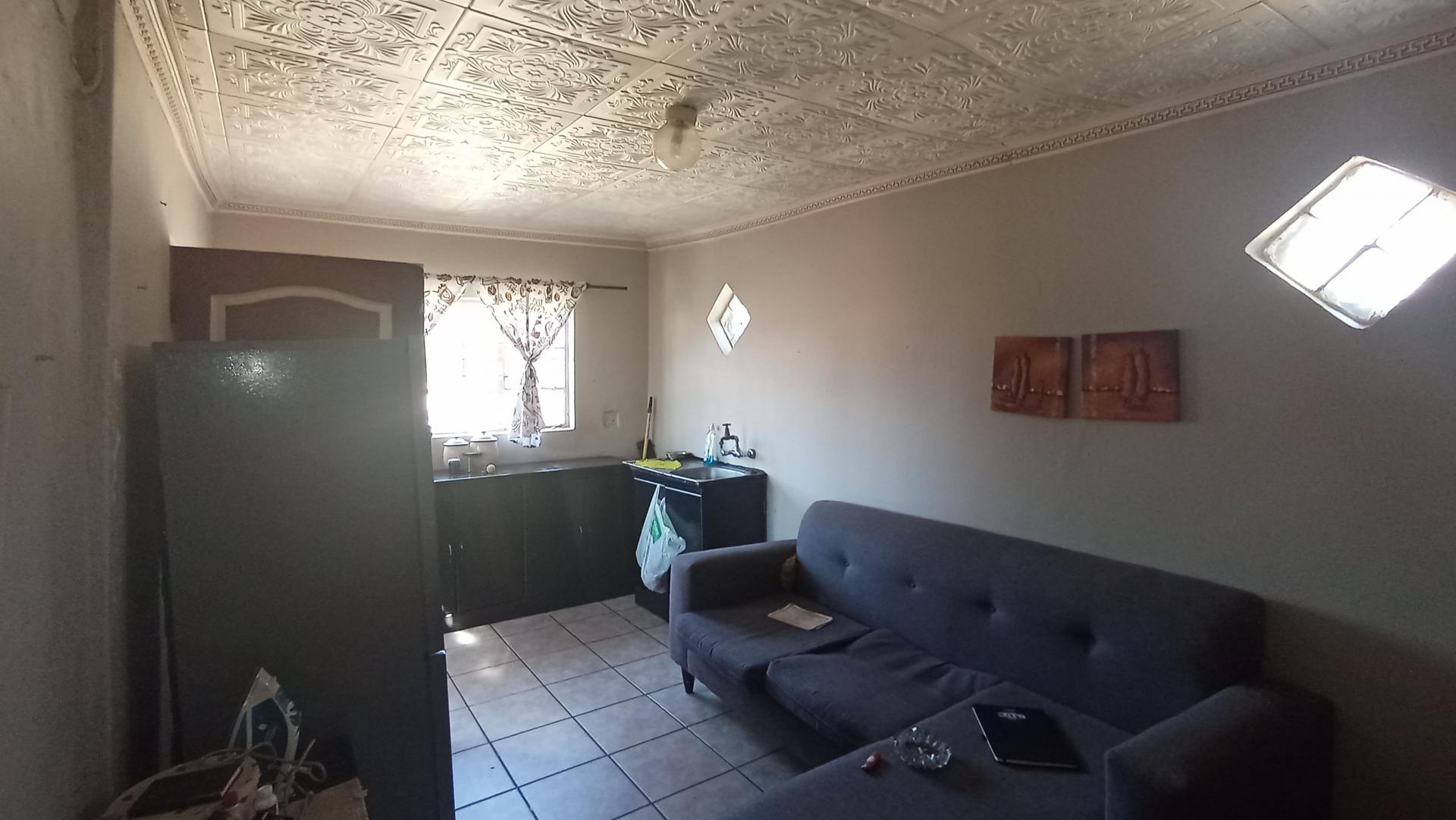 Flatlet - 47 square meters of property in Jan Niemand Park
