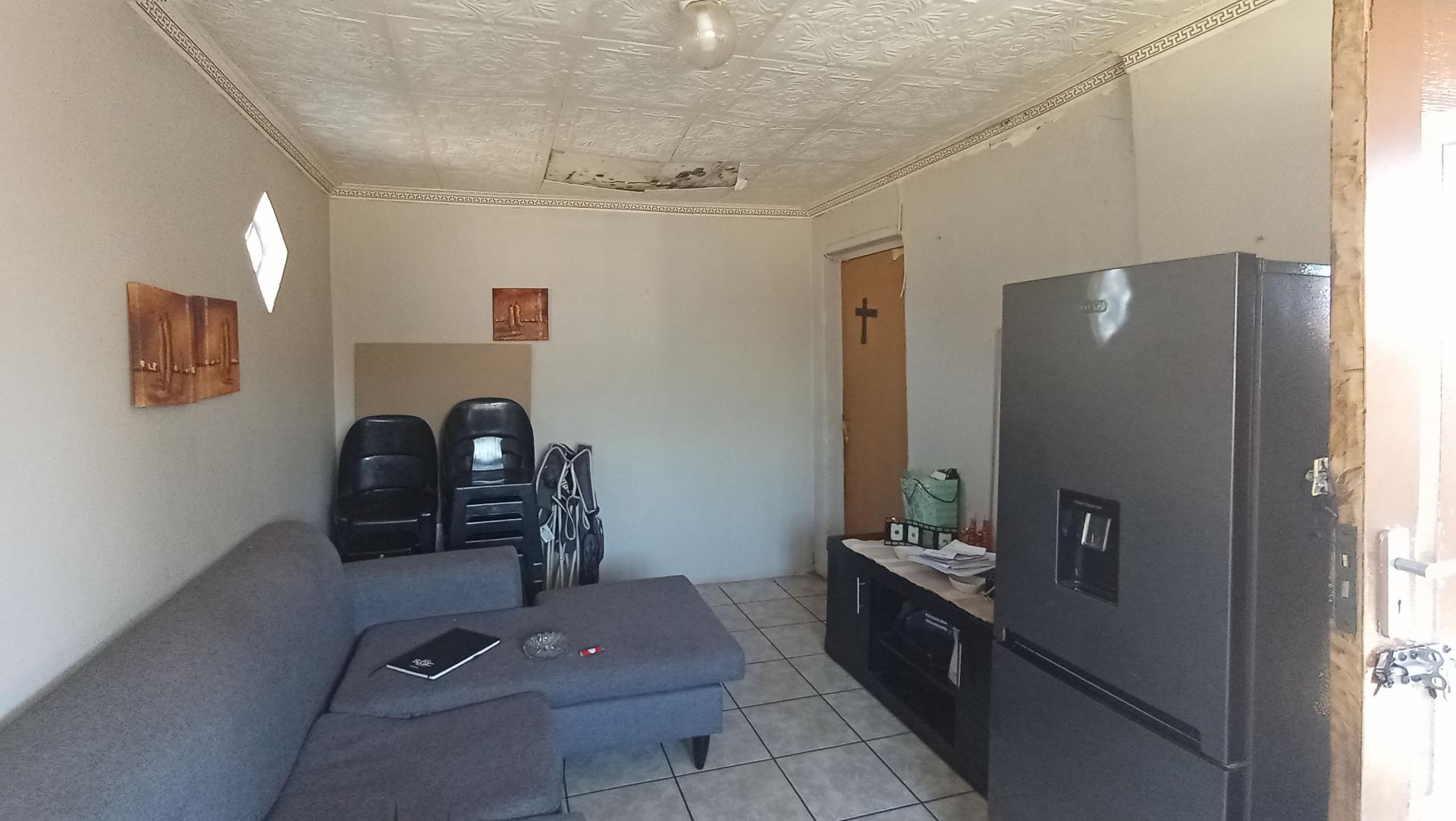 Flatlet - 47 square meters of property in Jan Niemand Park