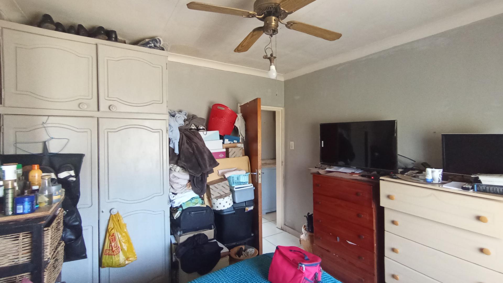 Bed Room 2 - 12 square meters of property in Jan Niemand Park