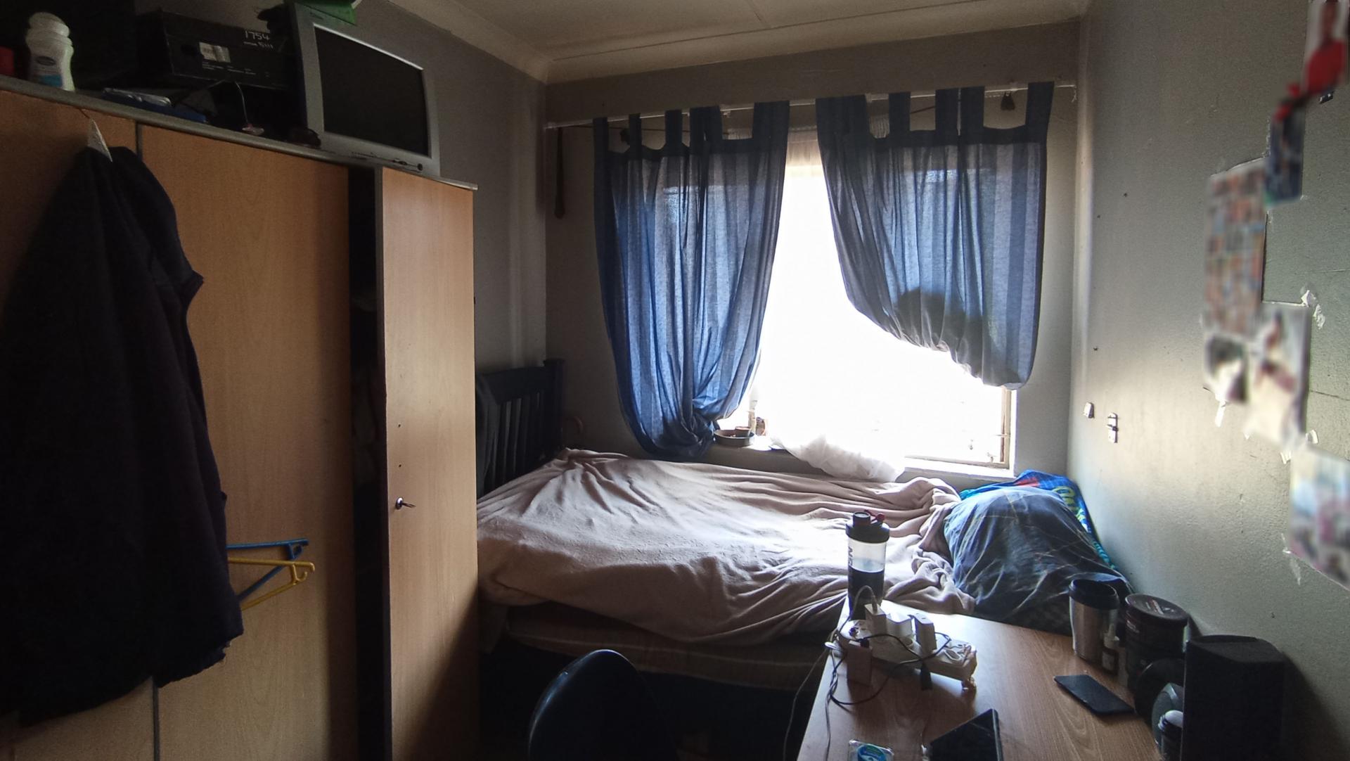 Bed Room 3 - 5 square meters of property in Jan Niemand Park