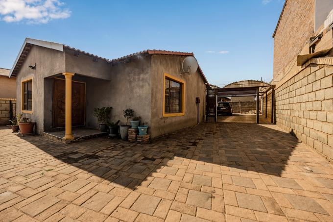 3 Bedroom House for Sale For Sale in Dobsonville - MR719697