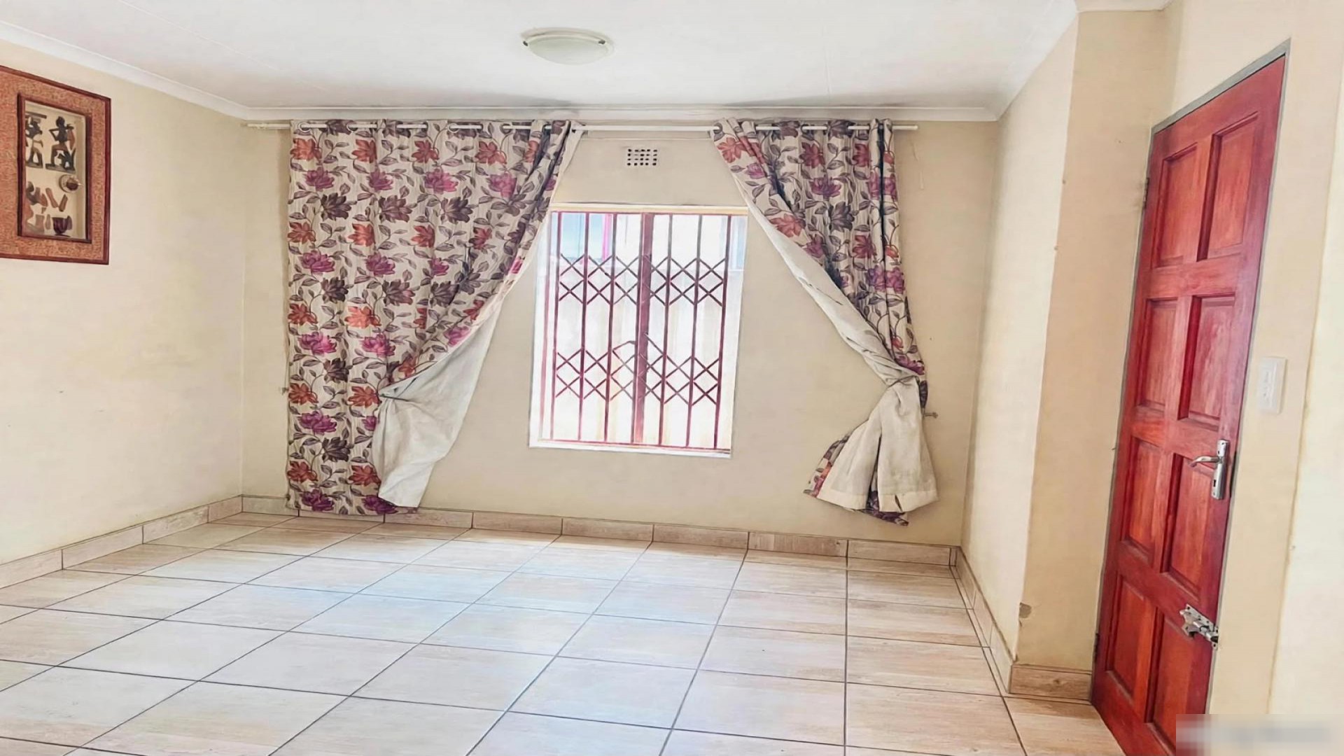 Lounges of property in Clayville