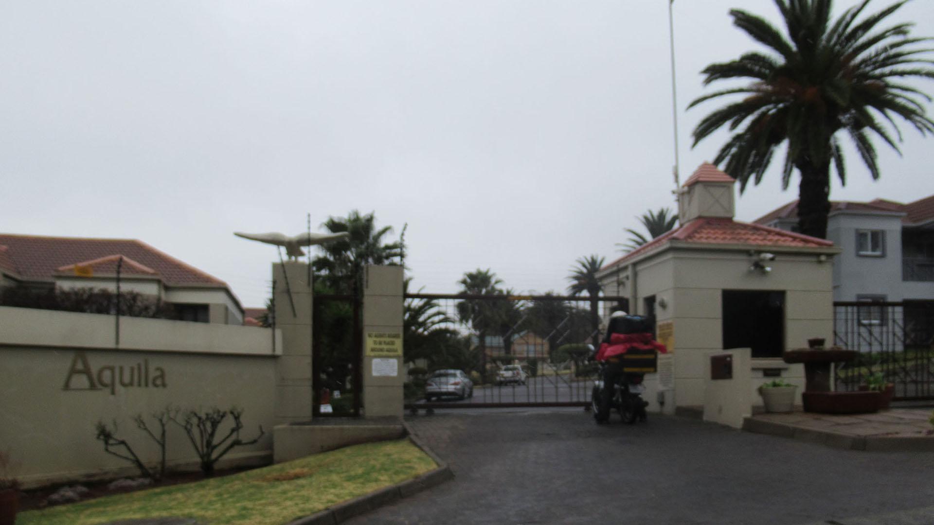 Front View of property in Oakdene