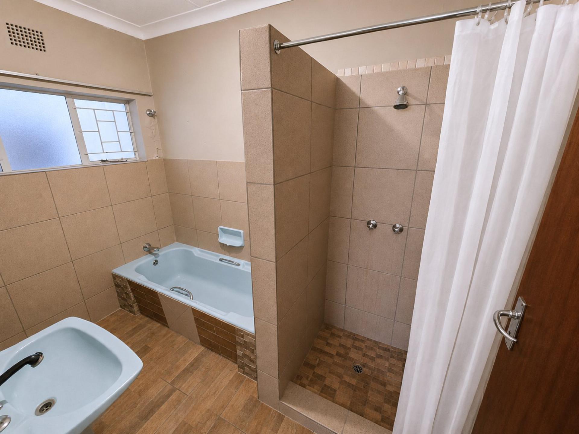  of property in Sinoville