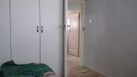 Bed Room 1 - 11 square meters of property in Klippoortje