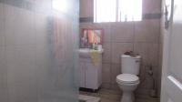 Bathroom 1 - 6 square meters of property in Klippoortje