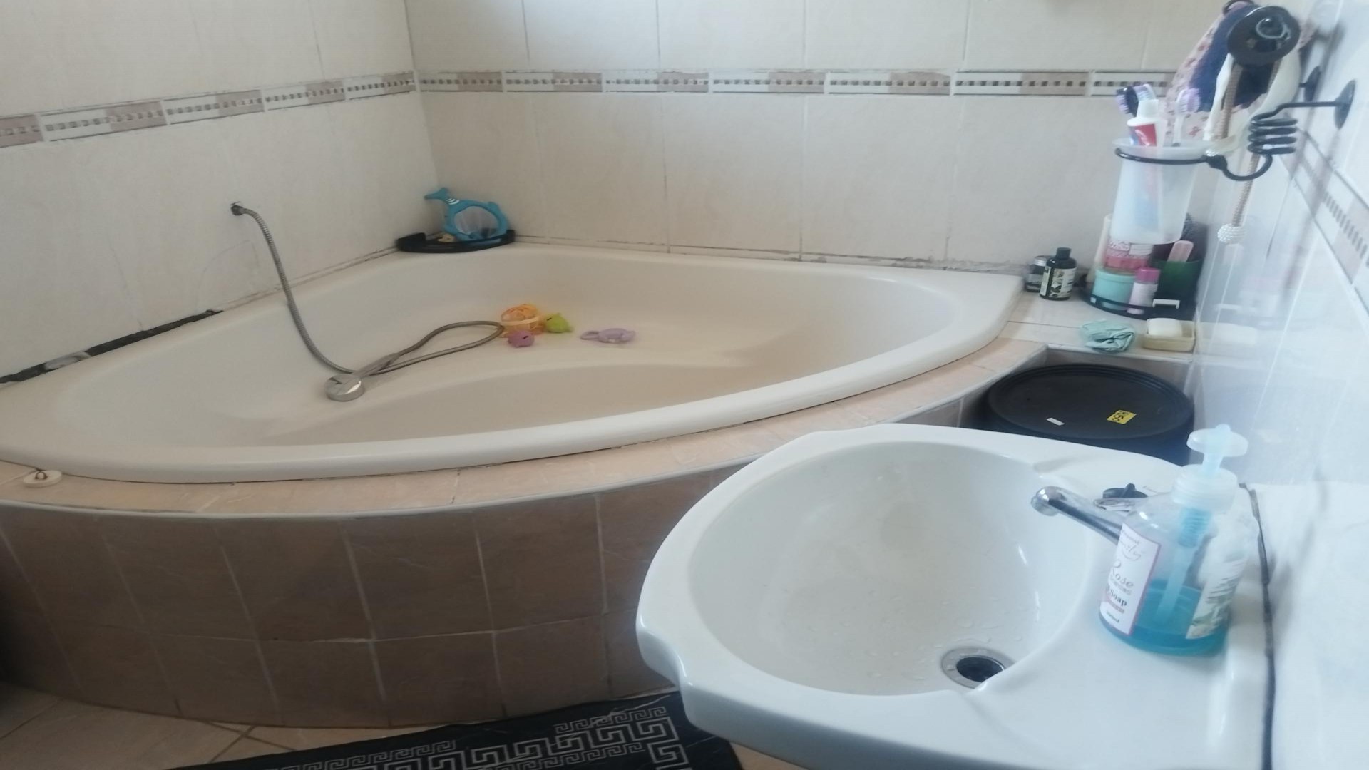 Bathroom 1 of property in Reservoir Hills