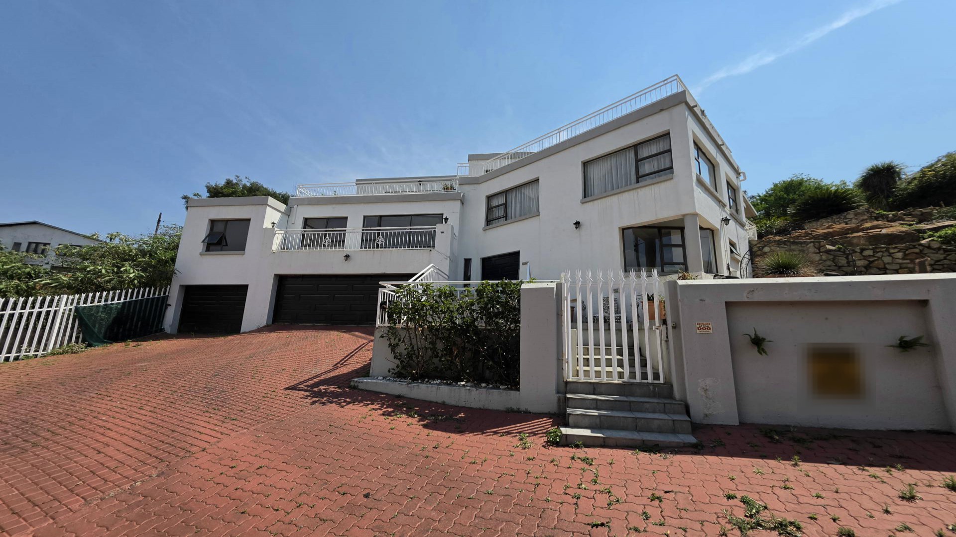 Front View of property in Oakdene