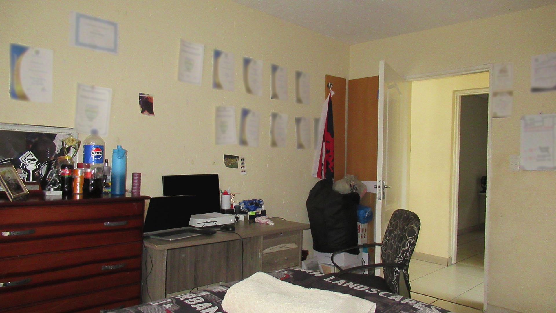 Bed Room 2 - 18 square meters of property in Oakdene