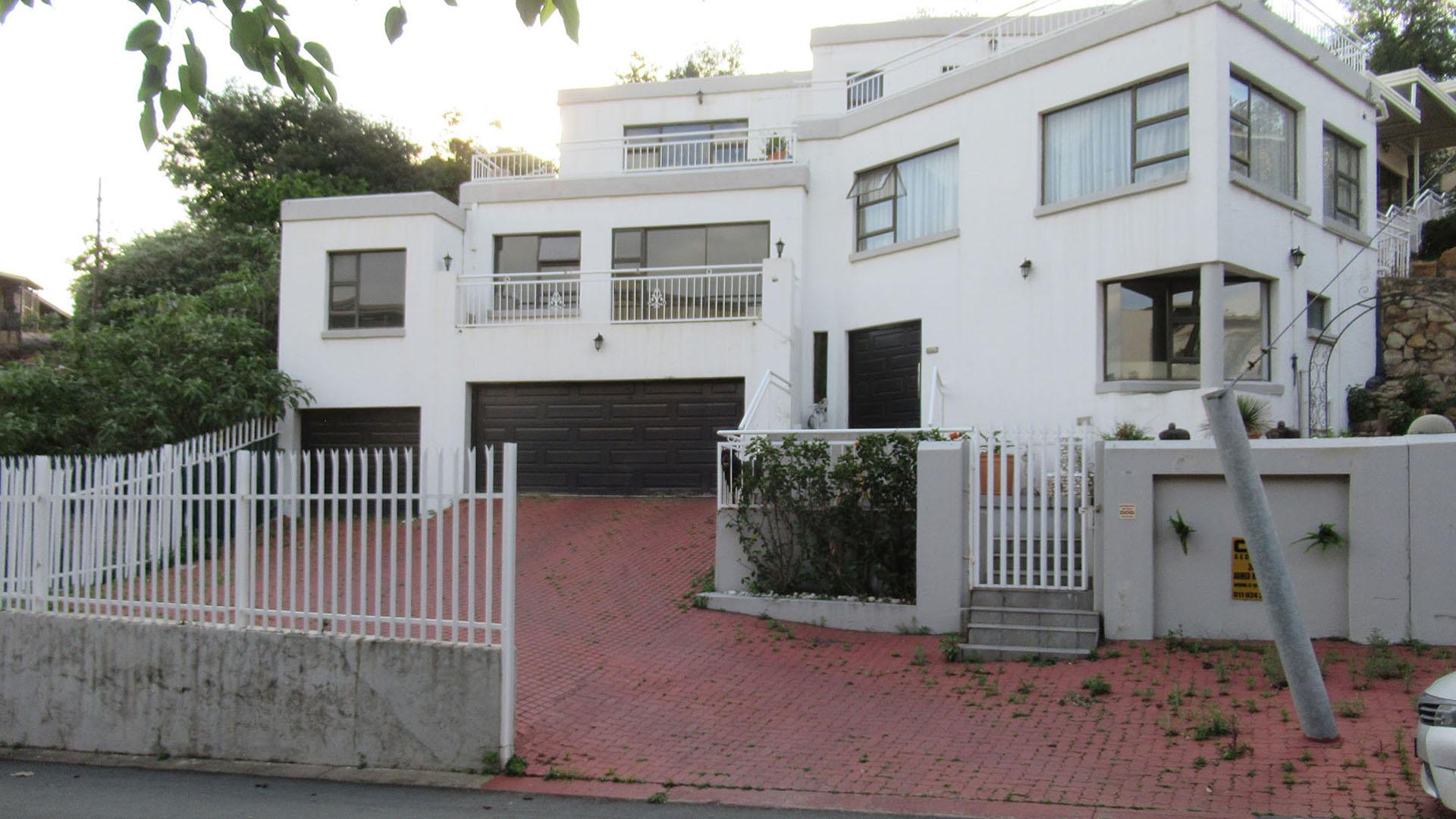 Front View of property in Oakdene