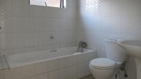 Bathroom 2 - 4 square meters of property in Oakdene