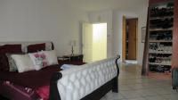 Main Bedroom - 33 square meters of property in Oakdene