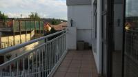 Balcony - 69 square meters of property in Oakdene