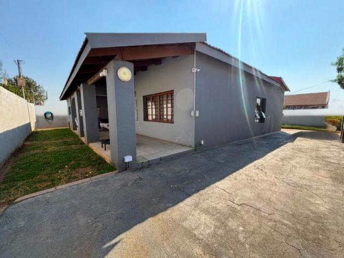 3 Bedroom House for Sale For Sale in Westdene (JHB) - MR719791