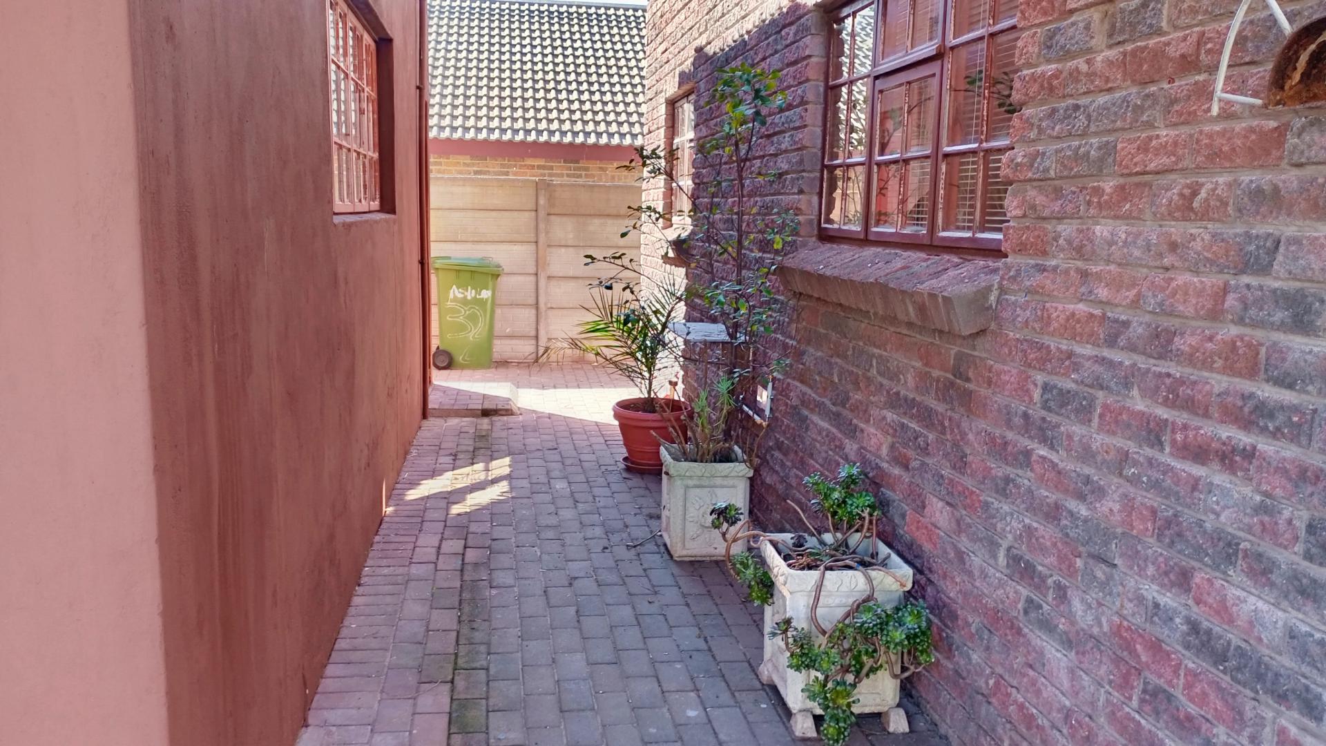  of property in Saldanha