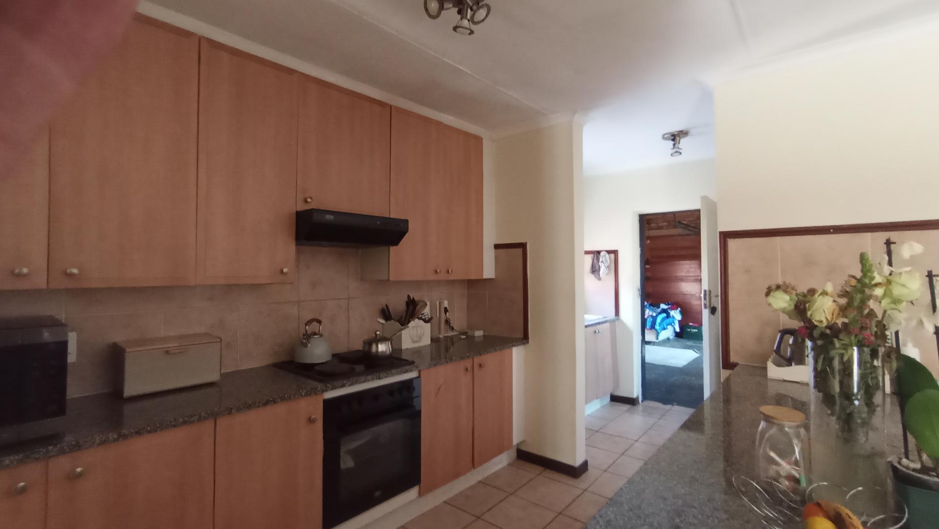 Kitchen - 9 square meters of property in Monavoni