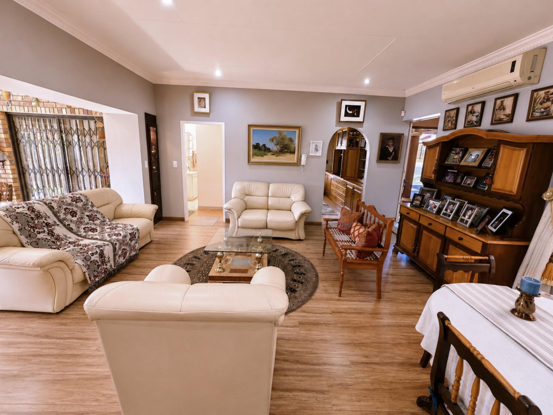  of property in Magalieskruin