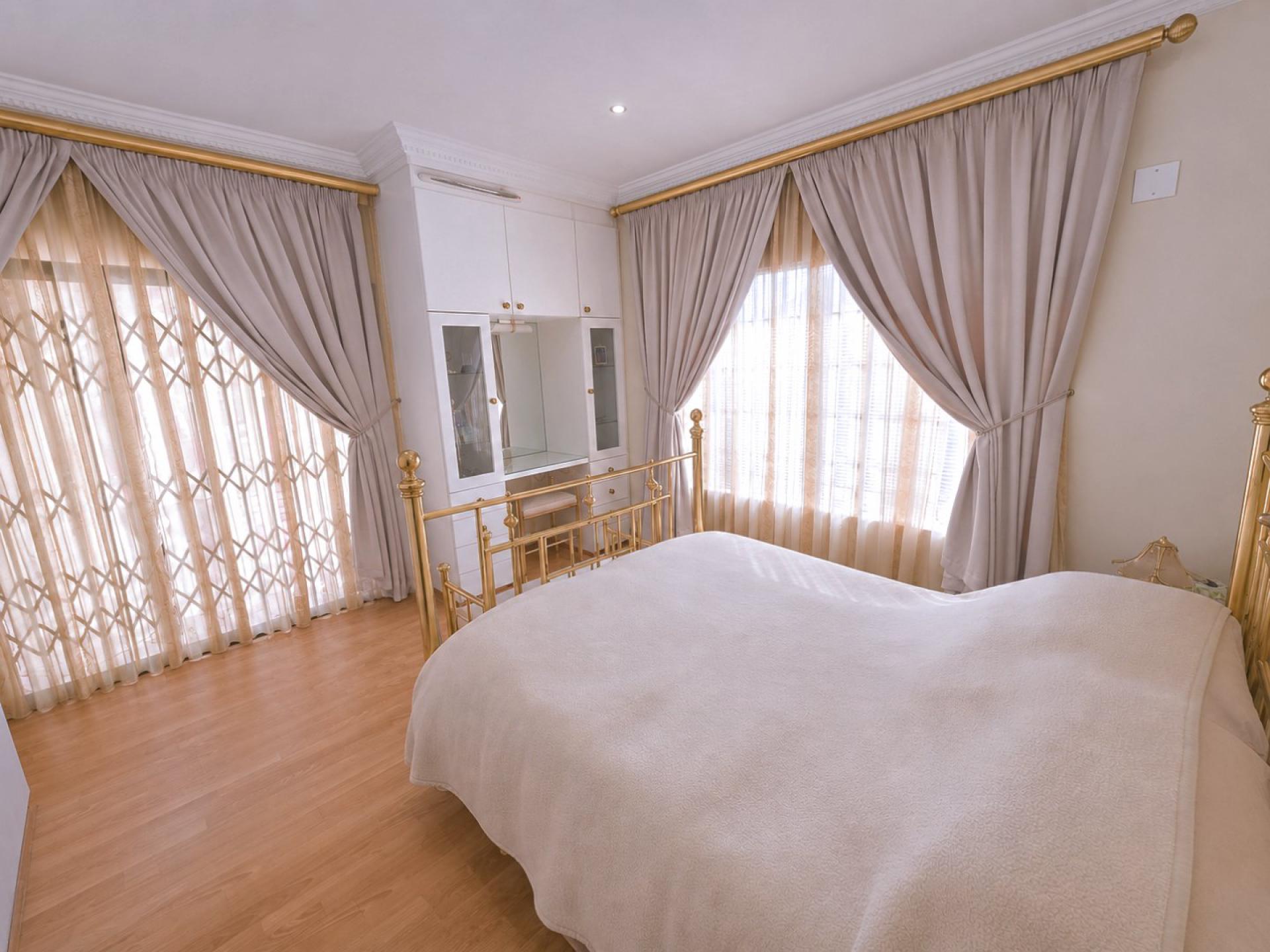  of property in Magalieskruin