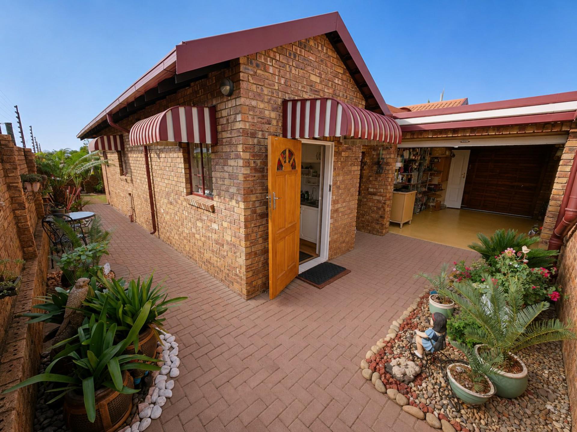  of property in Magalieskruin