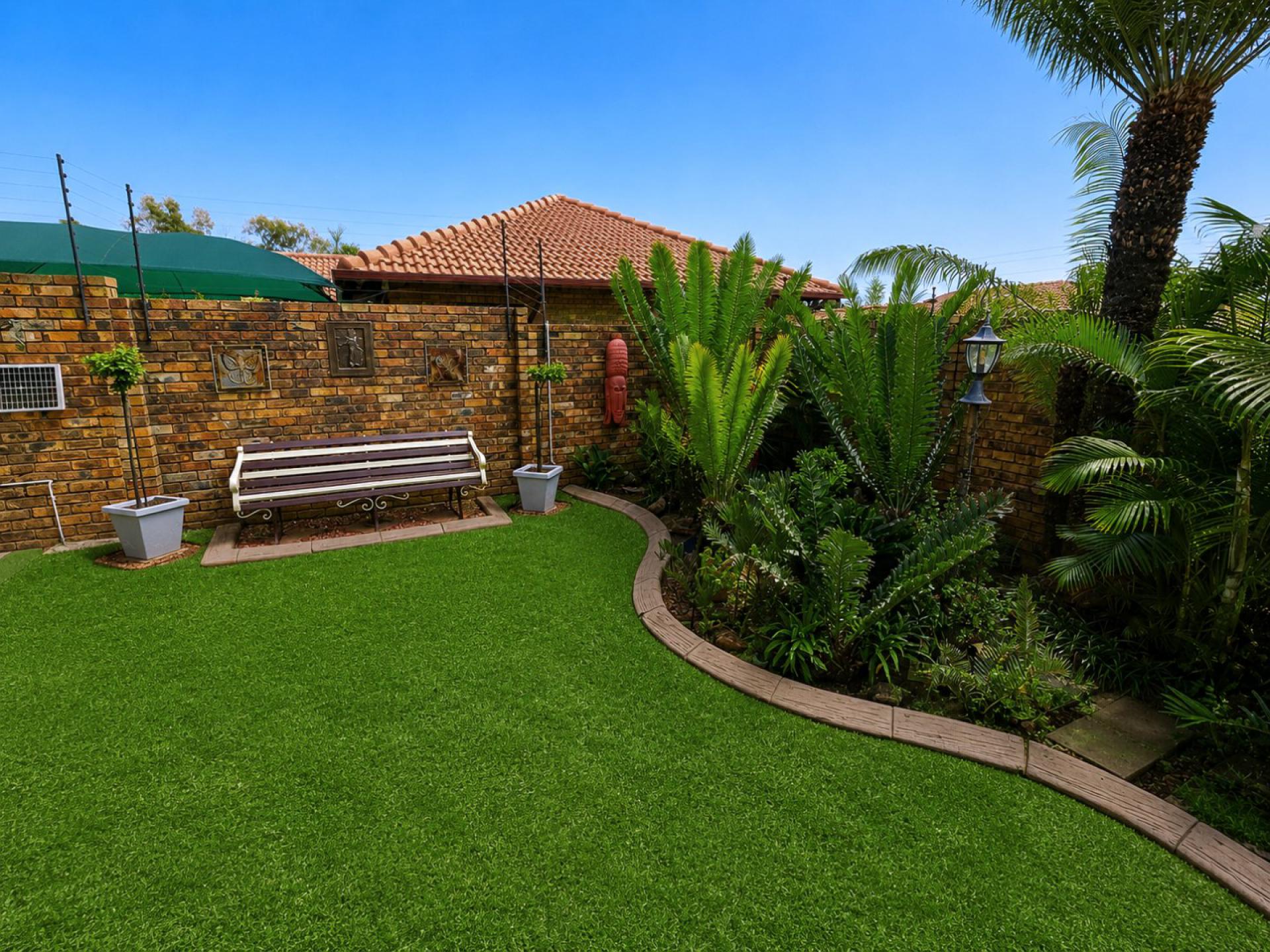  of property in Magalieskruin