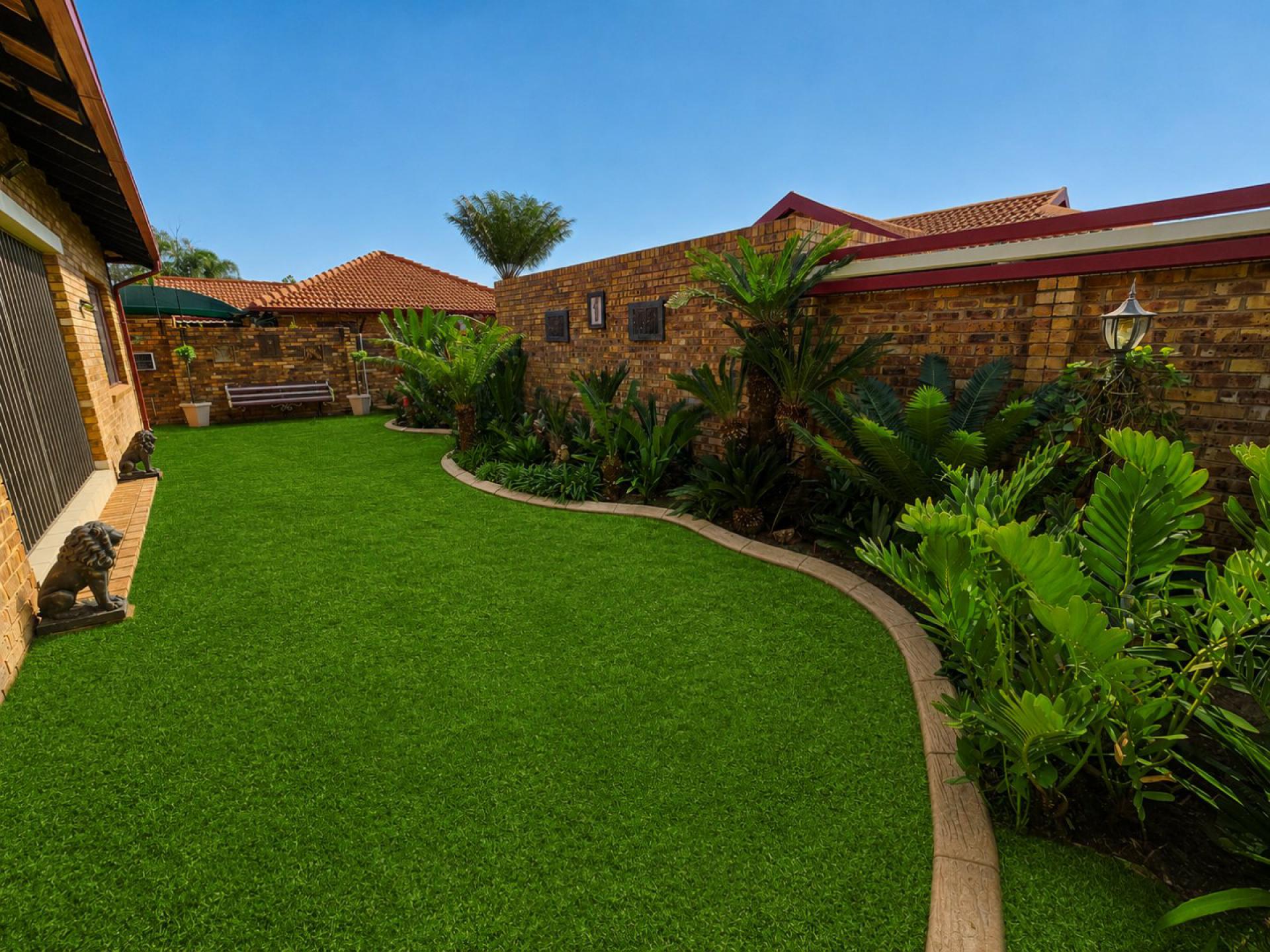  of property in Magalieskruin