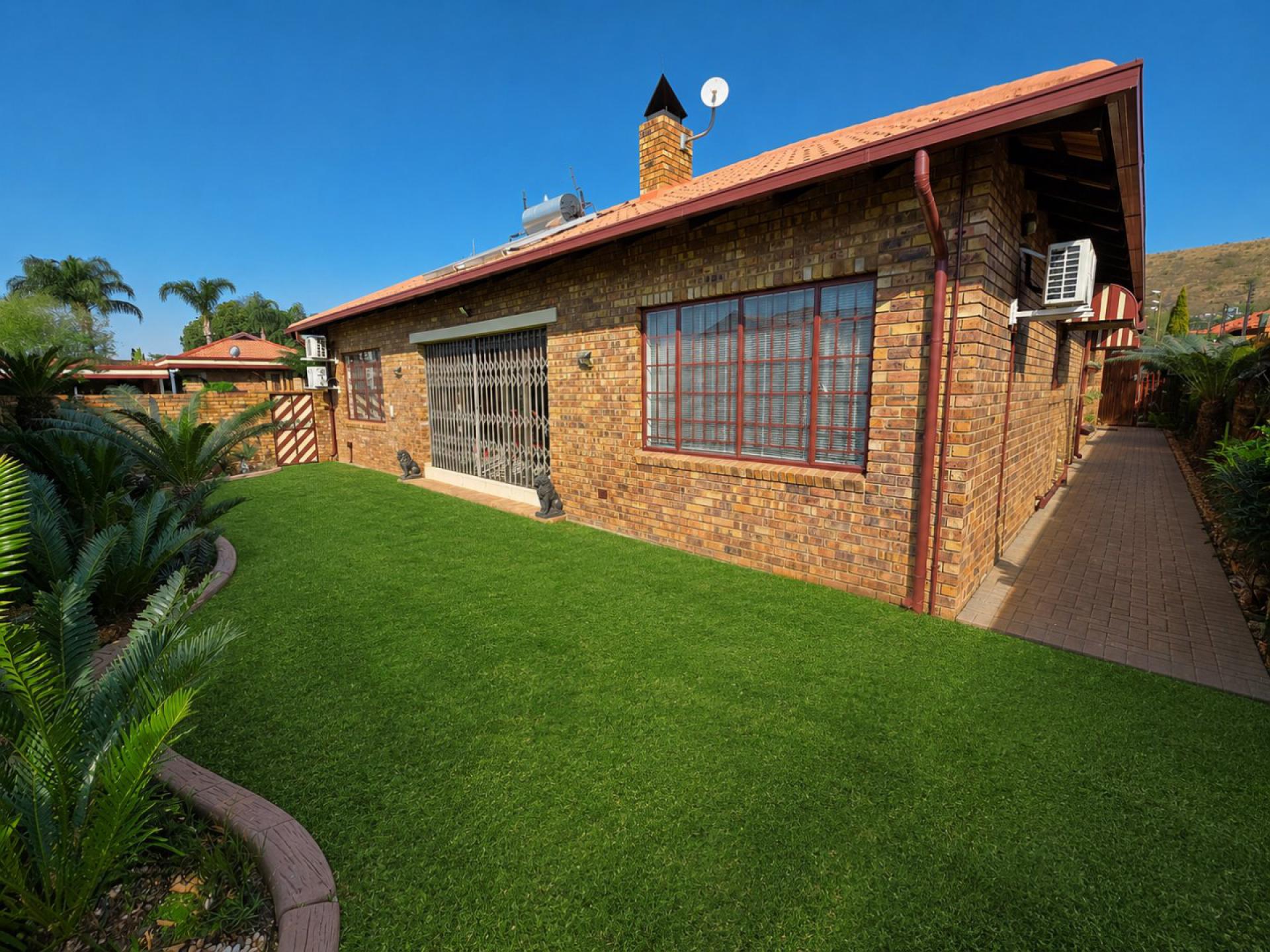  of property in Magalieskruin